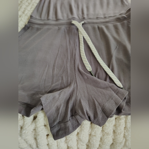 Vuori Torrey Ribbed Romper Shorts - Picture 6 of 12